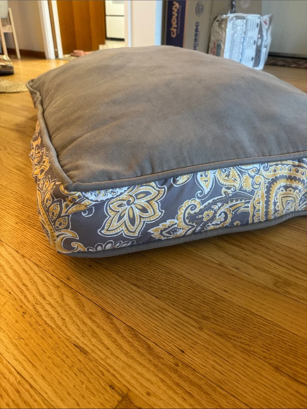 Cynthia Rowley brand dog bed